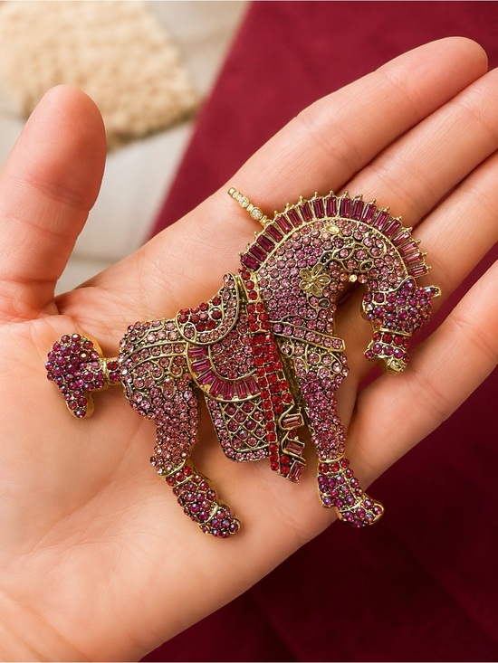 None Jewelry - Huge gemstone horse sparkly brooch